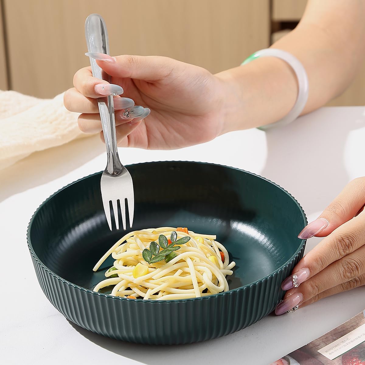 Kyraton Pasta Bowls Set of 4, 37oz Salad Bowls Soup Bowls Large Pasta Serving Bowl Plastic Unbreakable Serving Dishes Dinner Bowls (Dark Green)
