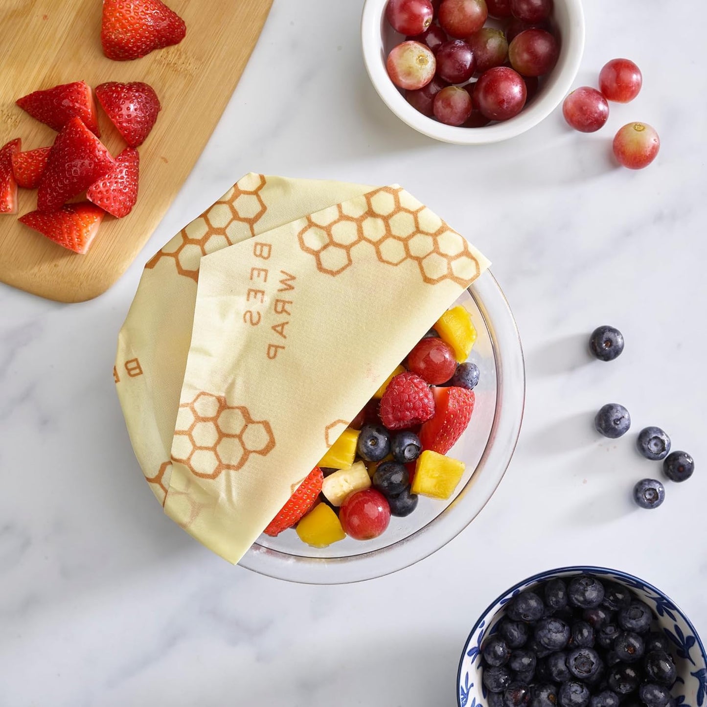 Bee's Wrap Beeswax Wraps for Food - Honeycomb & Bees + Bears Assorted 5 Pack (2L, 3M) Made in USA Reusable & Organic Food Wraps & Bowl Covers - Eco-Friendly Alternative to Aluminum Foil & Plastic Wrap