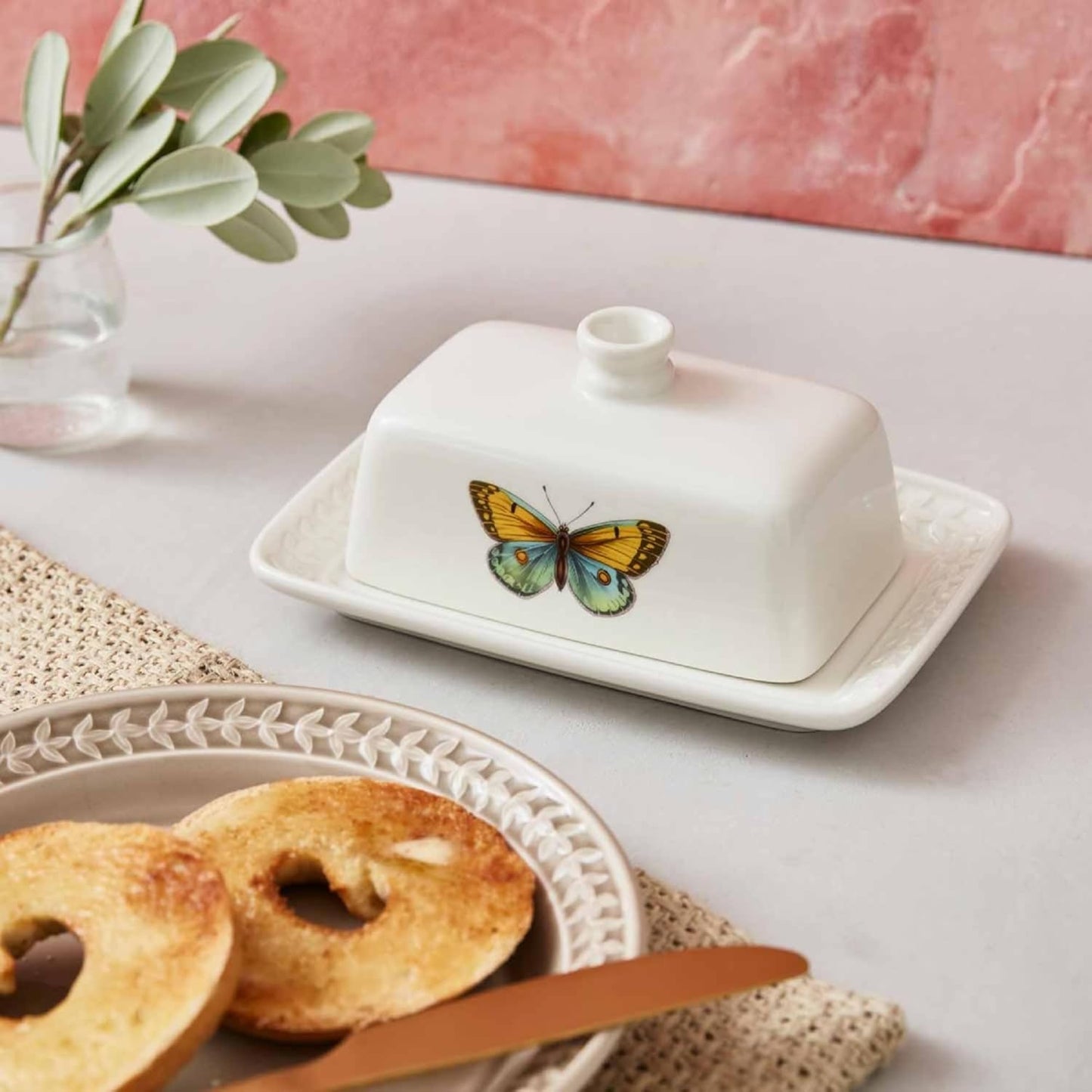 Portmeirion Botanic Garden Harmony Covered Butter Dish, 7.5 Inch - Porcelain Butter Keeper with Butterfly Motif - Dishwasher, Microwave, Freezer, Oven Safe - Vintage Inspired Kitchenware