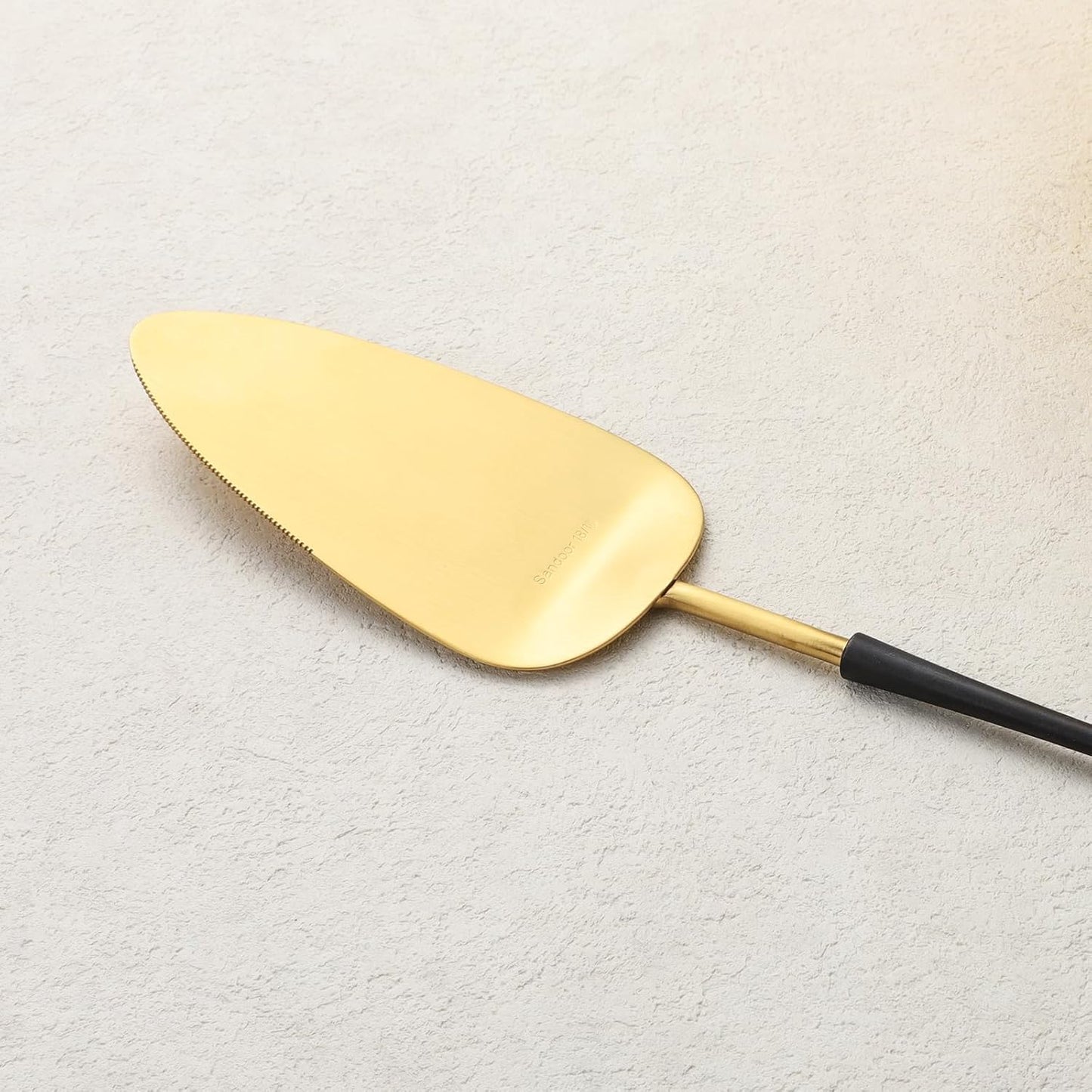 black gold Cake Cutter,Stainless Steel Pie Spatula Serrated,Cake Pizza Cutter Tart Dessert Slicer Comfortable Handle (black gold)