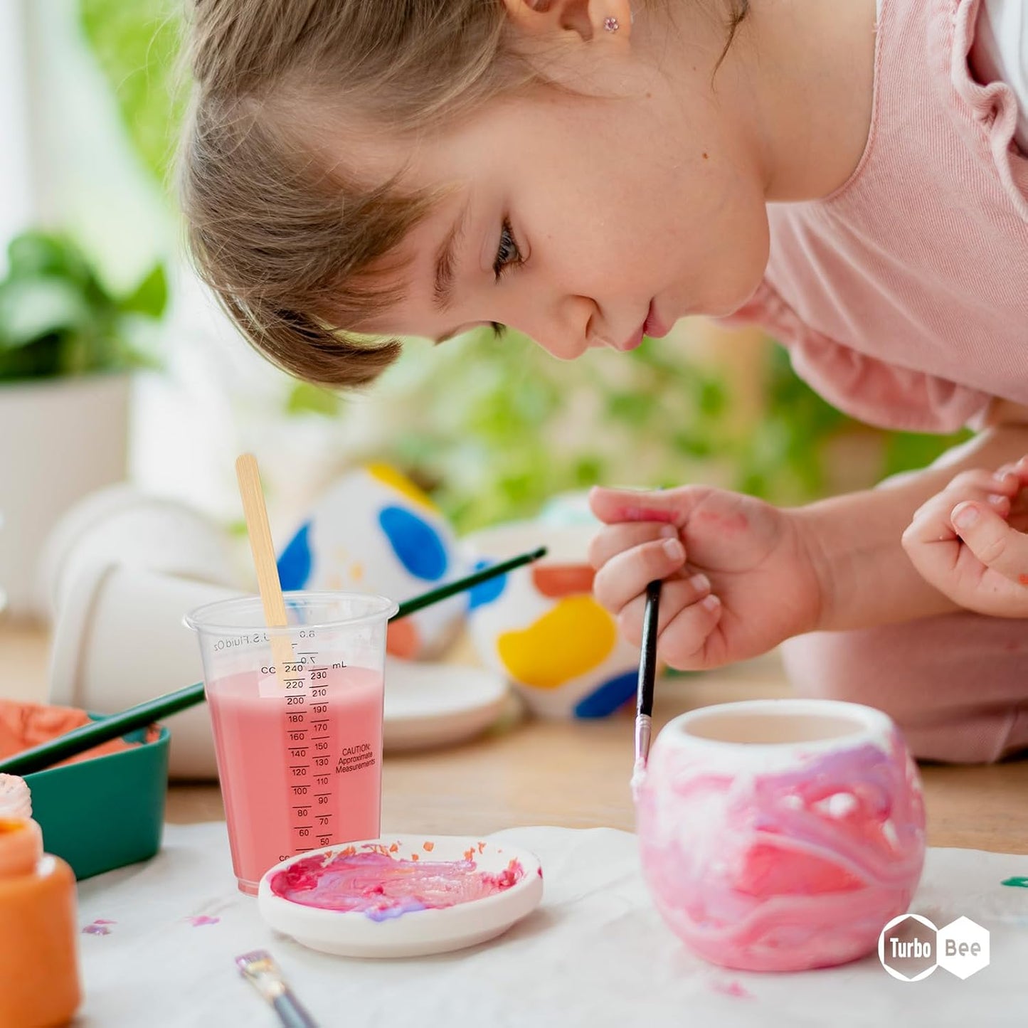 Turbo Bee Plastic Measuring Cups 8OZ,100 PACK Disposable Mixing Cups with 100 Mixing Sticks,Paint Graduated Measuring Tumblers for Epoxy Resin, Paint Mixing, Art DIY