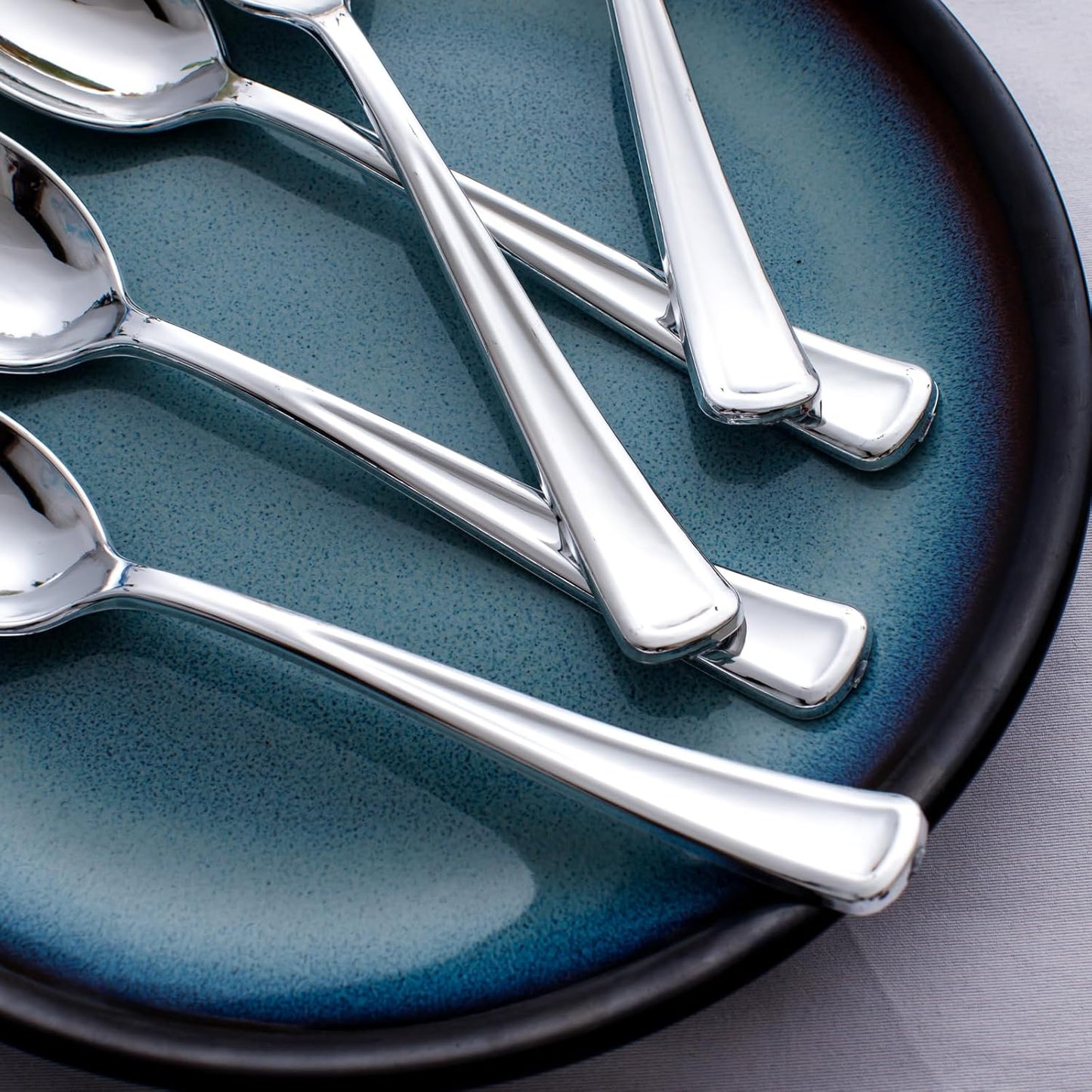 WDF 100 Pack Silver Plastic Spoons Disposable - 6.9 Inch Silver Spoons Heavy Duty Plastic Spoons, Modern Silver Disposable Spoons Perfect for Parties, Weddings