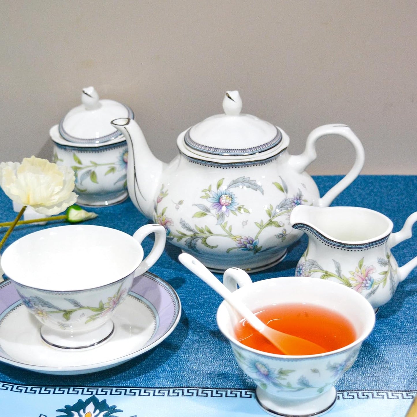Bone China Tea Set, 21-Pieces Porcelain Tea Set for Adults, Tea Cups And Saucers for 6, with Teapot, Spoons, Sugar Bowl, Creamer Pitcher, Vintage Tea Set for Women Tea Party (Purple)