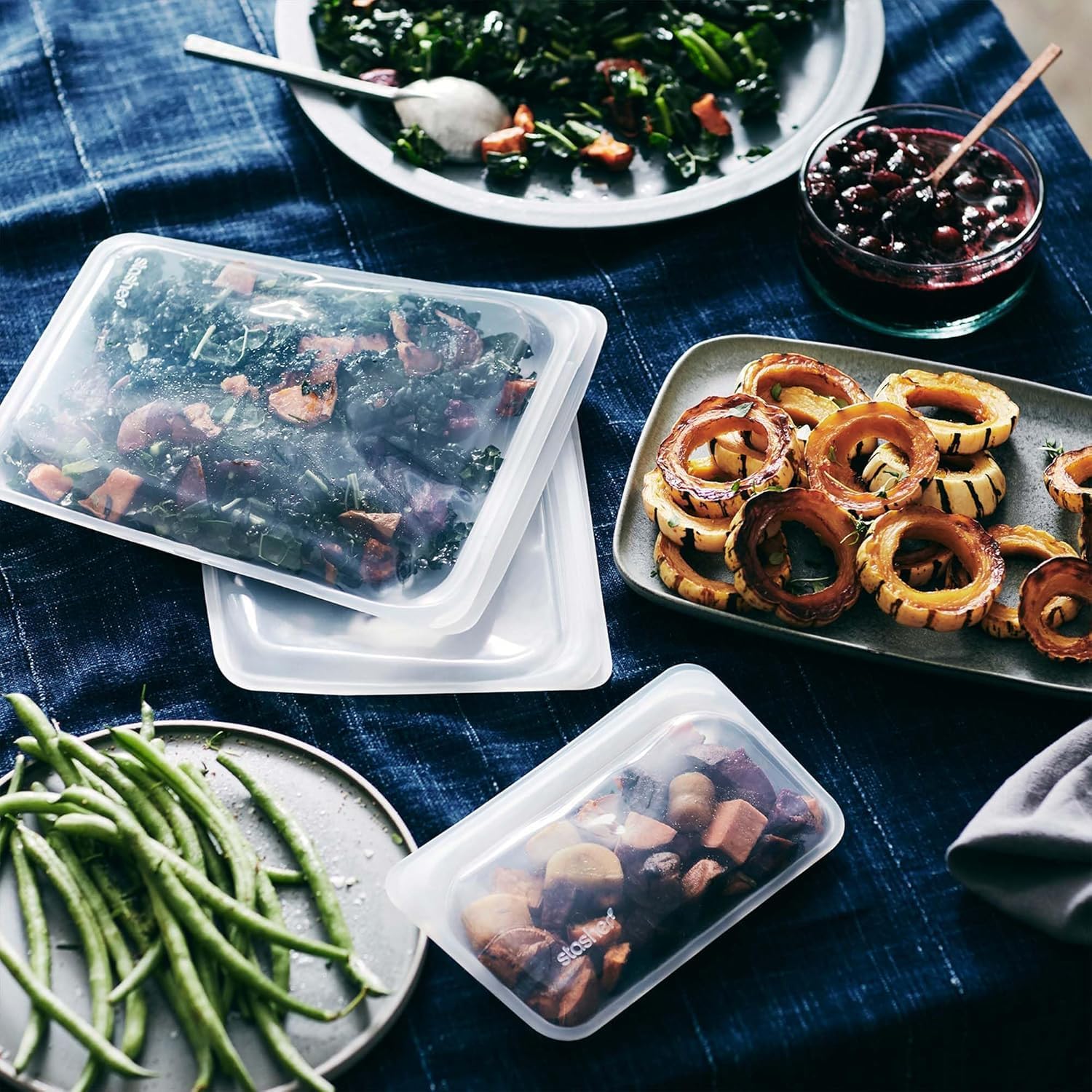 Stasher Silicone Reusable Storage Go Bag with Carabiner Clip - Thumbnail 3